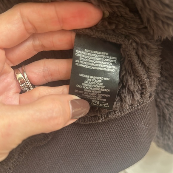 NWT Andrew Marc, MarcNY performance fuzzy jacket with hood. - Picture 5 of 5